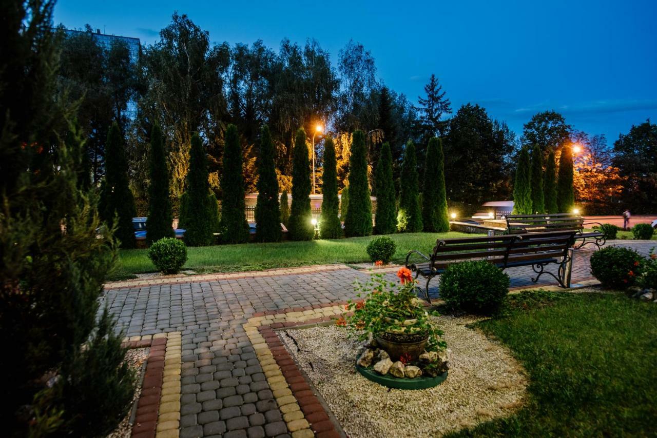 Курортний Готель Золота Корона تريسكافيتس المظهر الخارجي الصورة